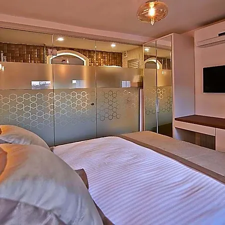 Hotel Arart