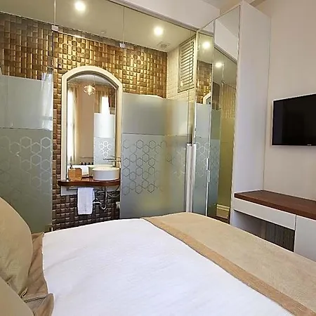 Arart Hotel