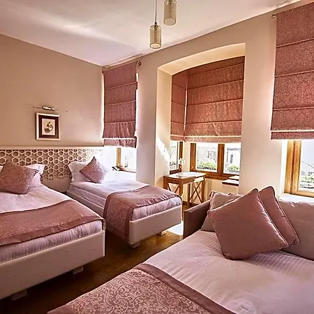 Arart Hotel 3*