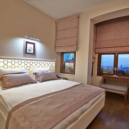 Arart Hotell 3*