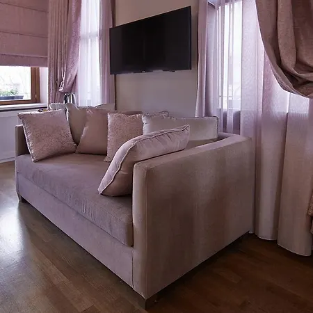 Arart Hotell 3*